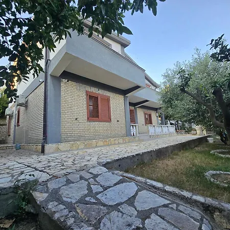 Dei Olivi Villa *